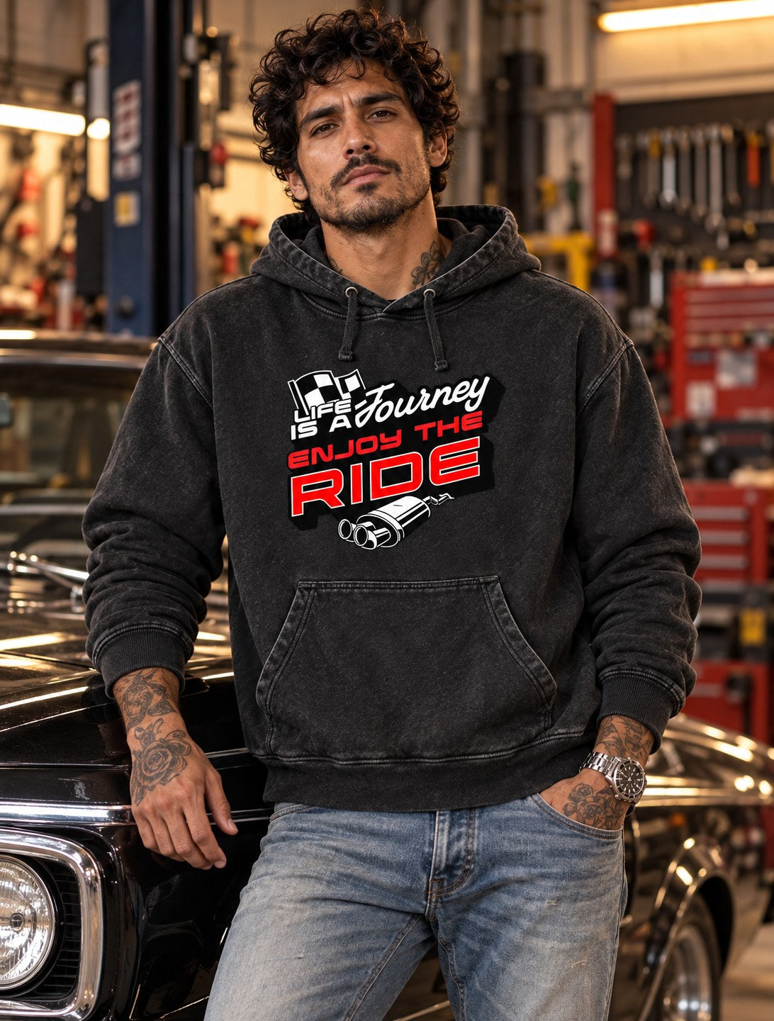 Polerón Canguro Acid Wash Enjoy The Ride – foto con modelo (imagen referencial)