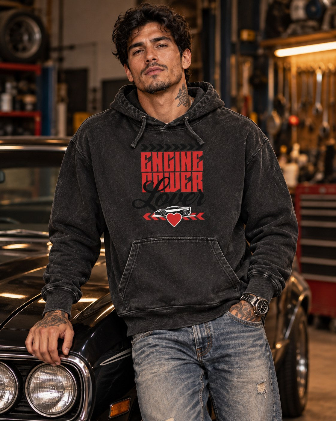 Polerón Canguro Acid Wash Engine Power – foto con modelo (imagen referencial)