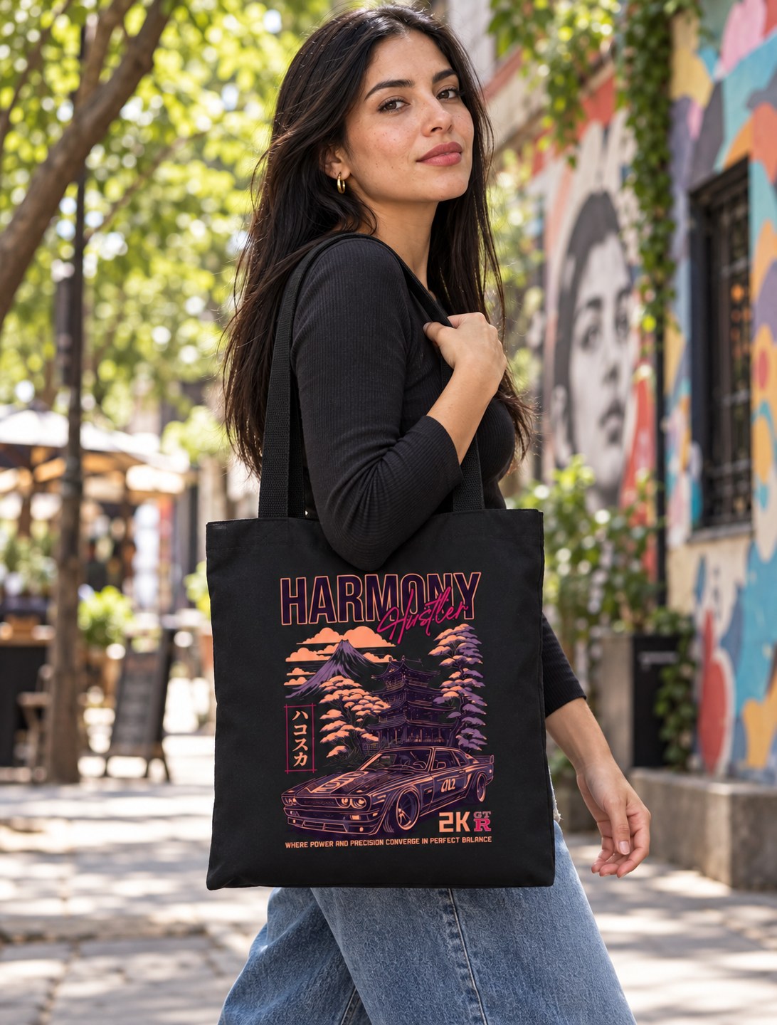 Tote Bag Harmony Hustler – foto con modelo (imagen referencial)