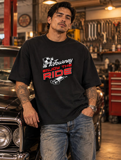 Polera Oversize Enjoy The Ride – foto con modelo (imagen referencial)