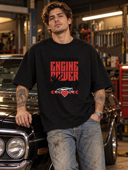Polera Oversize Engine Power – foto con modelo (imagen referencial)