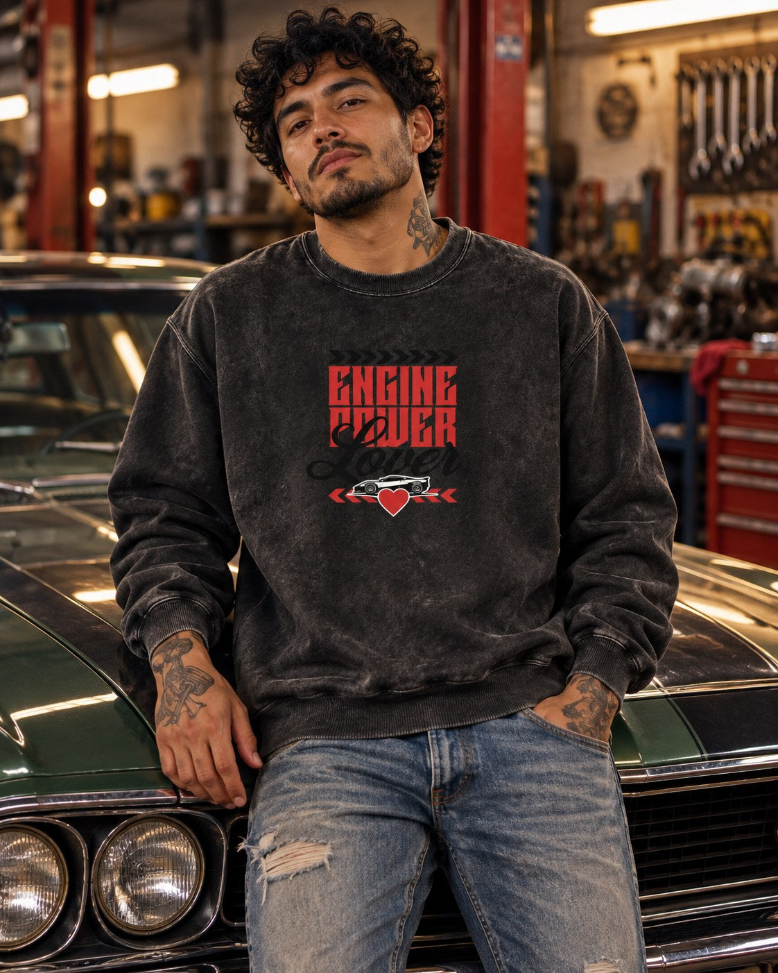 Polerón Polo Acid Wash Engine Power – foto con modelo (imagen referencial)